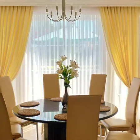Villa Helin 6 *
